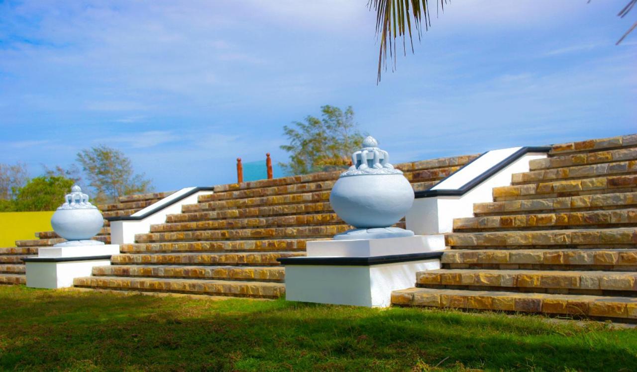 Thaulle Ayurveda Resort - Yala Tissamaharama Exterior photo